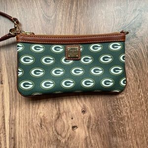 Dooney & Bourke Green Bay Packers Clutch